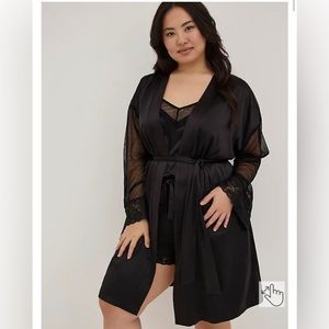 Sexy Satin & Lace Lingerie Lounge Midi Robe kimono Torrid Curve Size 3/4 size 4